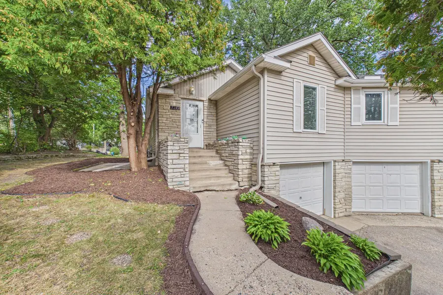 2149 Cardinal LN, Mound, MN 55364