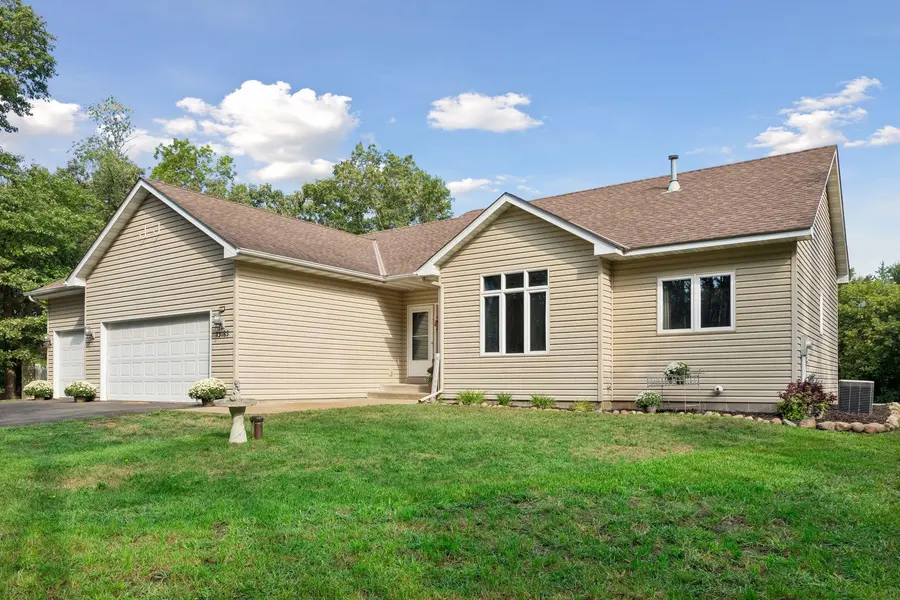 13185 Island View DR NW, Elk River, MN 55330
