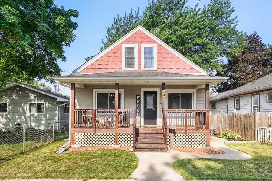 454 4th AVE S, South Saint Paul, MN 55075