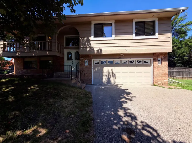 13802 Holyoke PATH, Apple Valley, MN 55124