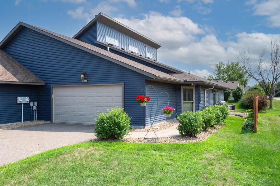 2316 Sacia LN, Hudson, WI 54016