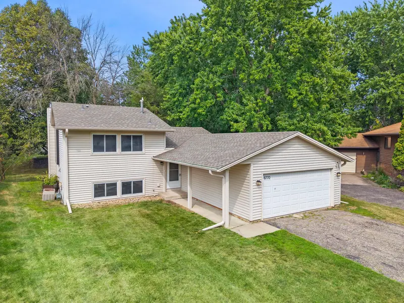 6770 Woodhill TRL, Eden Prairie, MN 55346