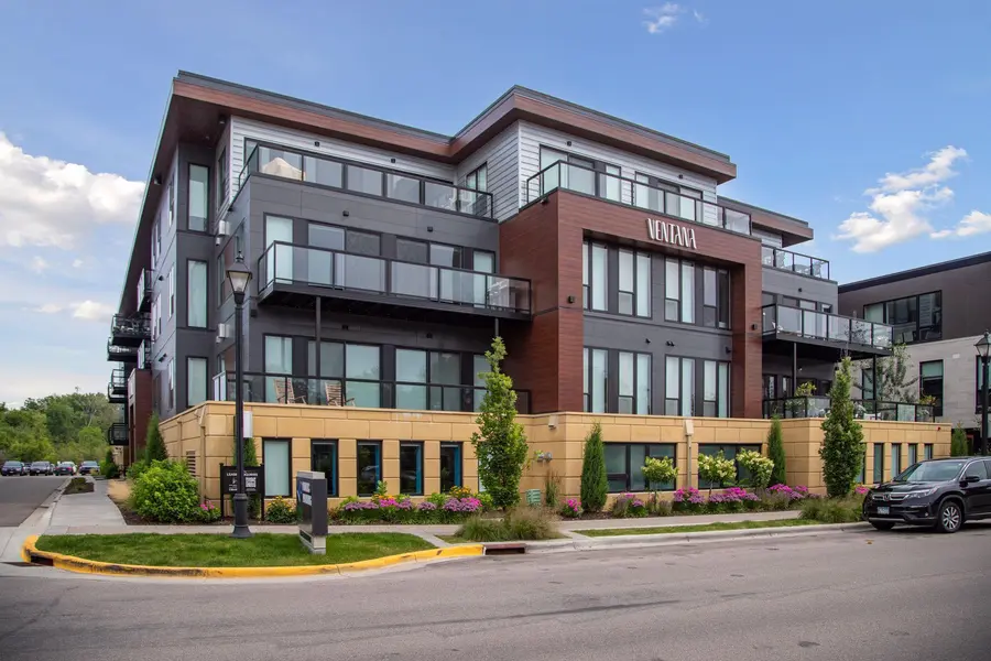 253 Lake ST E #307, Wayzata, MN 55391