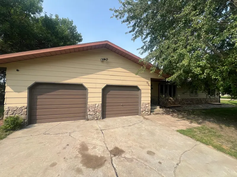 304 5th ST, Bluffton, MN 56518