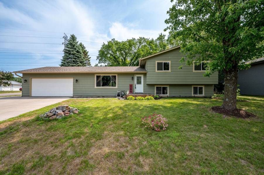 100 Marvin Elwood RD, Monticello, MN 55362