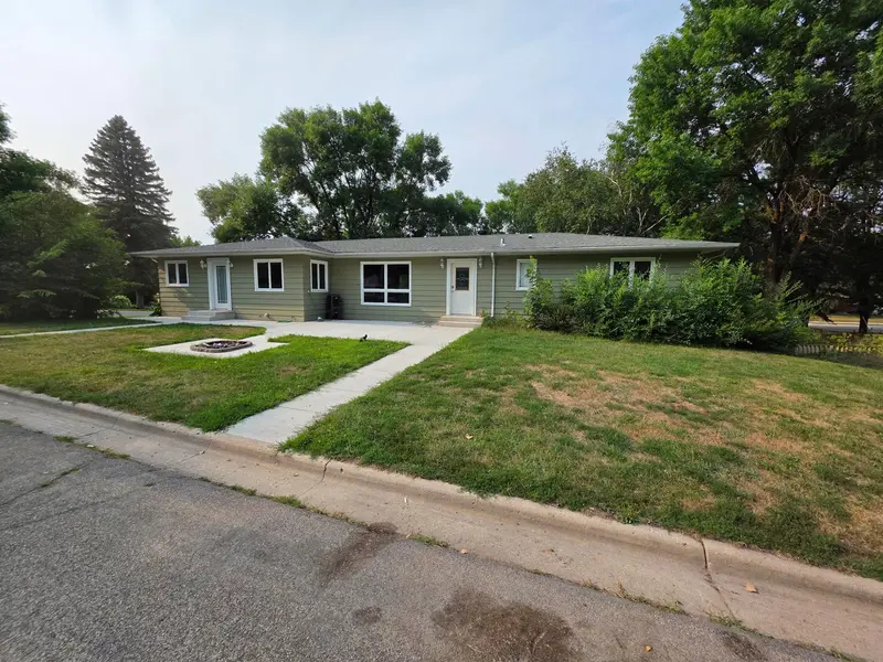 401 1st AVE SE, Pelican Rapids, MN 56572