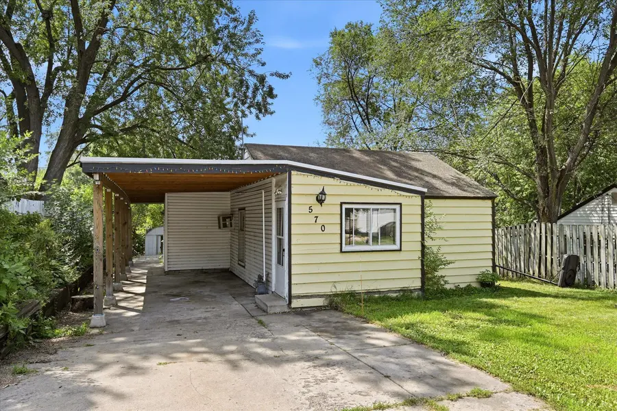 570 Ironton ST NE, Fridley, MN 55432
