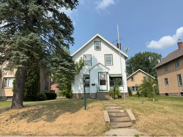 520 3rd ST NW, Chisholm, MN 55719