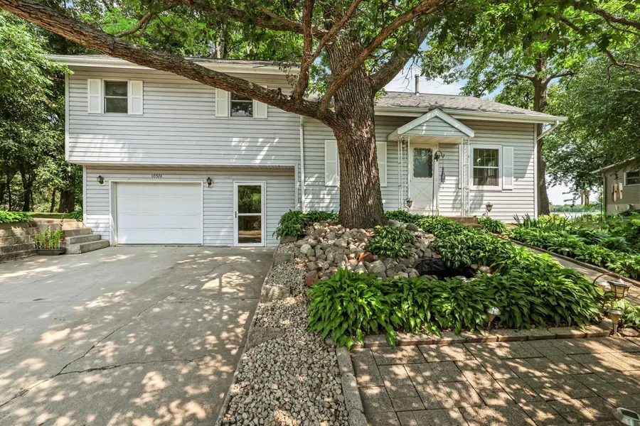 10574 Arnold CIR NW, Monticello, MN 55362