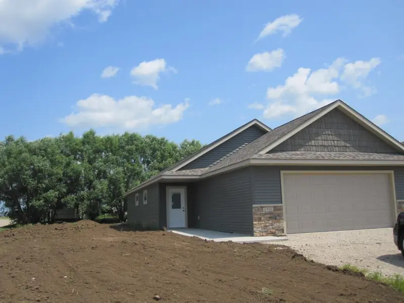 3507 Seven Oaks ST, River Falls, WI 54022