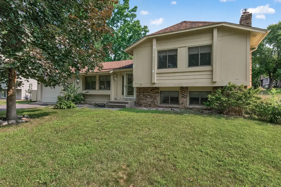 7460 Berkshire WAY, Maple Grove, MN 55311