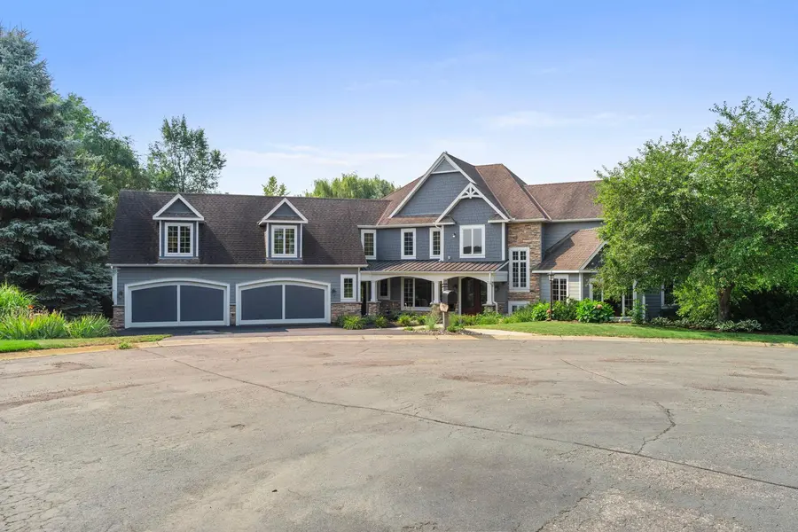 9127 Alger CT, Inver Grove Heights, MN 55077