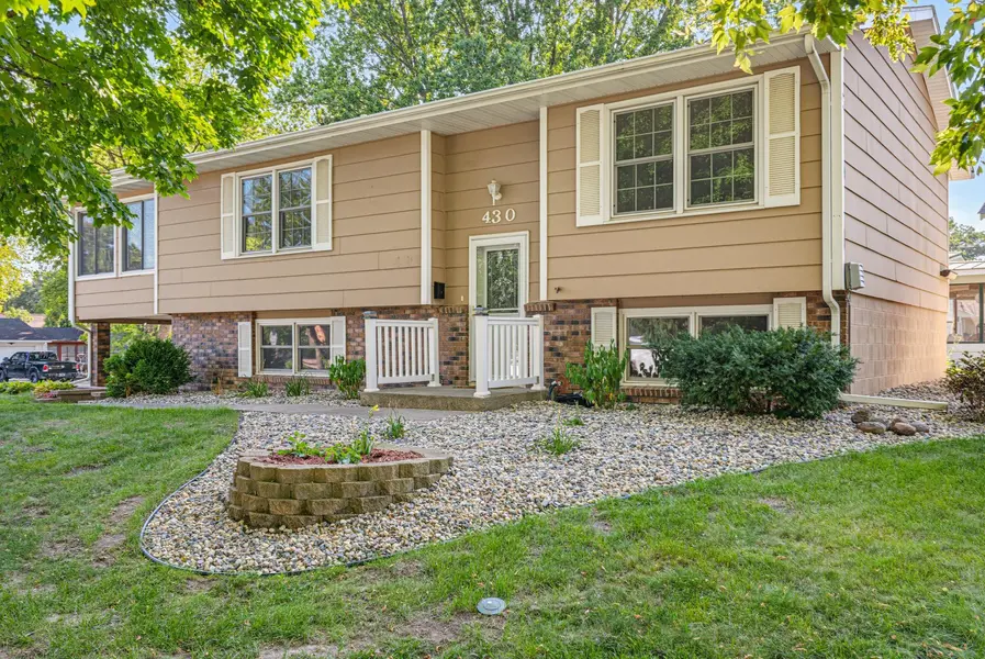 430 Lynn RD SW, Hutchinson, MN 55350