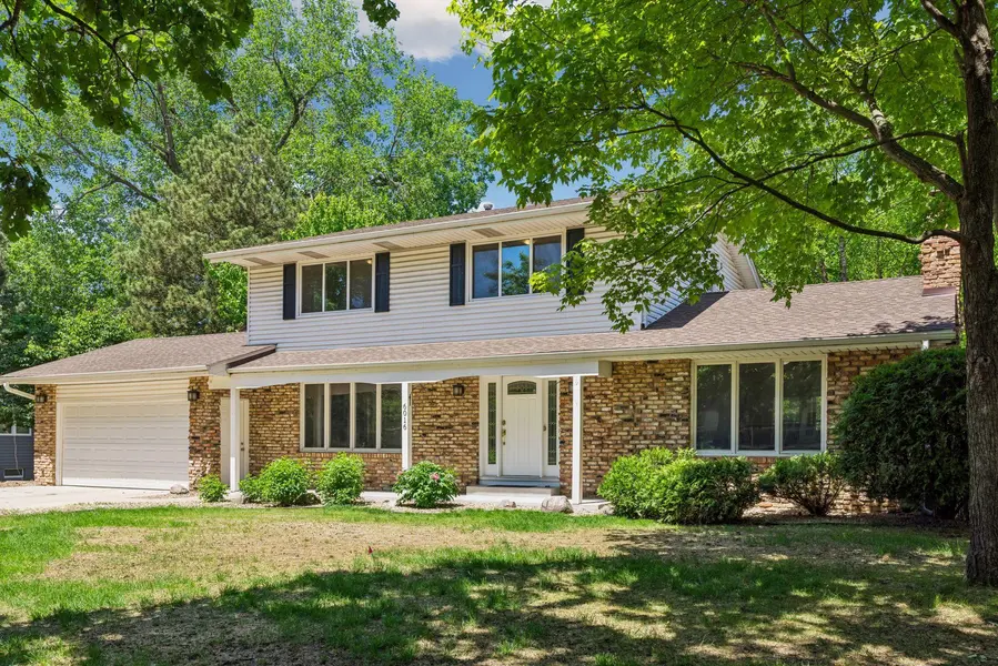 6016 Eden Prairie RD, Edina, MN 55436