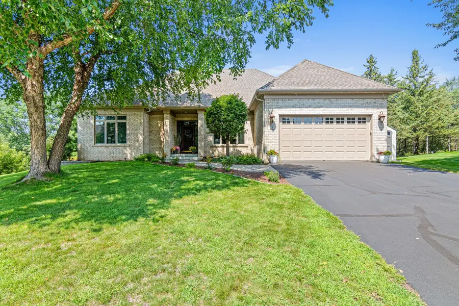 23 Ashbury CT, Hudson, WI 54016