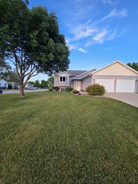 902 Nancy CT SW, Eyota, MN 55934