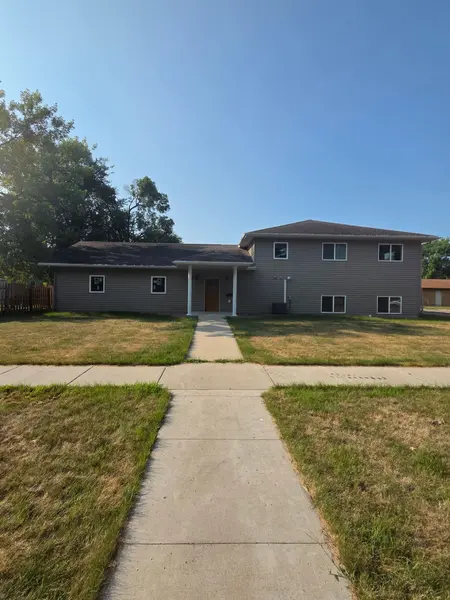 311 4th AVE N, Wahpeton, ND 58075