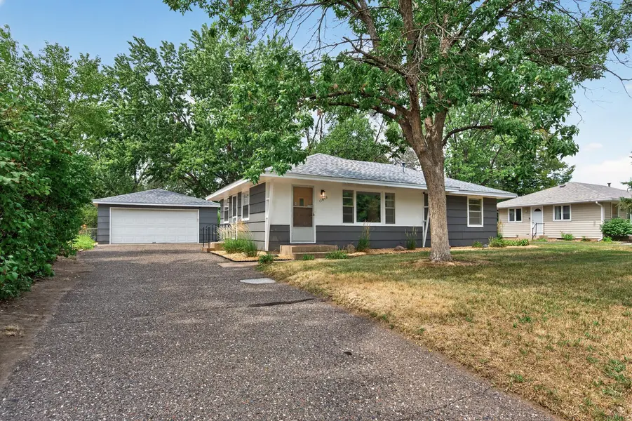 11672 N Heights DR NW, Coon Rapids, MN 55433