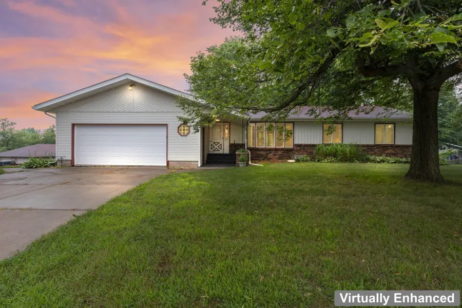 205 Hill AVE, Wanamingo, MN 55983