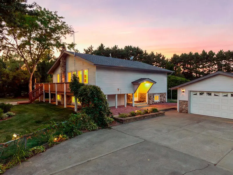 465 NE 265th AVE, Isanti, MN 55040