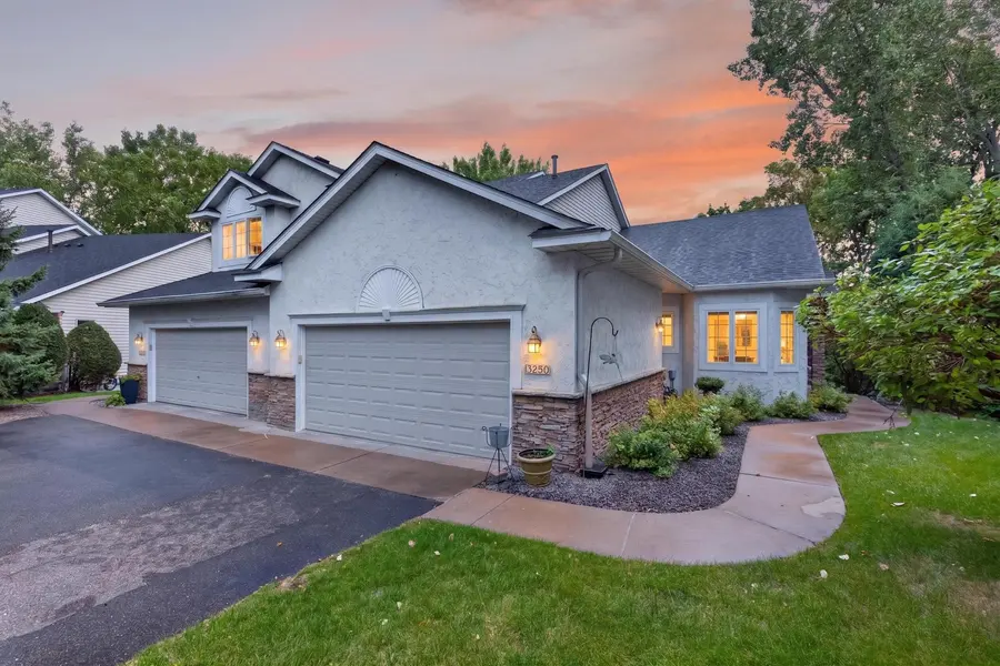 13250 39th AVE N, Plymouth, MN 55441