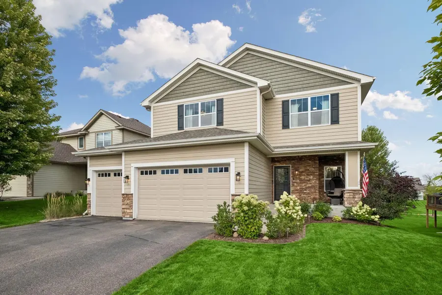 9161 River Rock DR N, Chanhassen, MN 55317