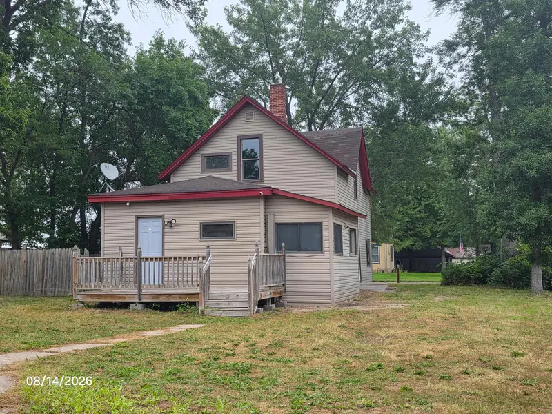 31 Ripley ST E, Litchfield, MN 55355