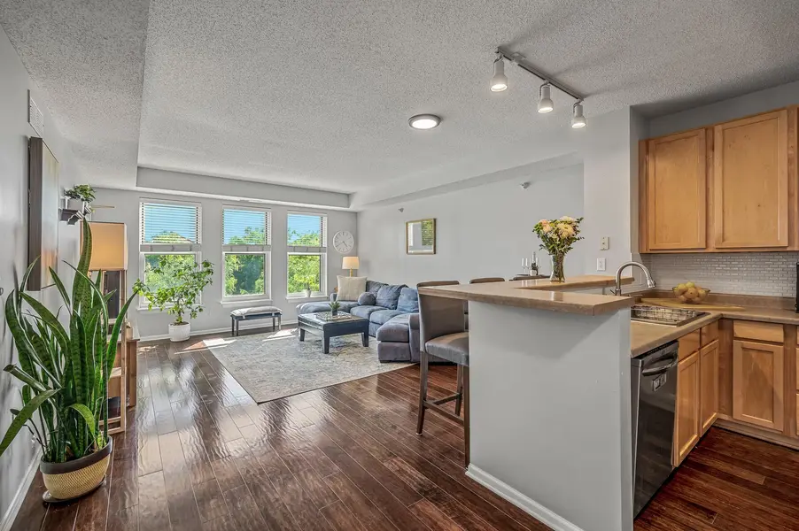 515 N 1st St #405, Minneapolis, MN 55401