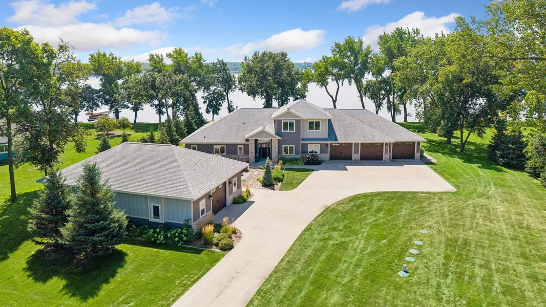 7633 117th ST NW, Annandale, MN 55302