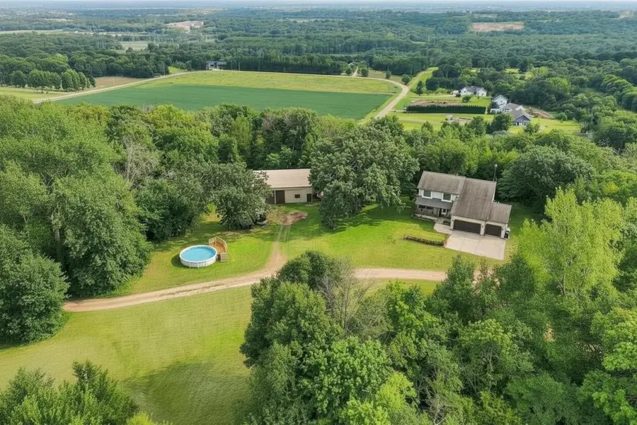 27542 Scenic Byway RD, Belle Plaine, MN 56011