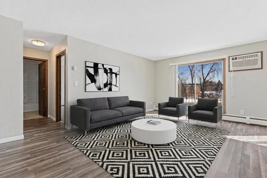 2210 Eldridge Ave E #201, North Saint Paul, MN 55109