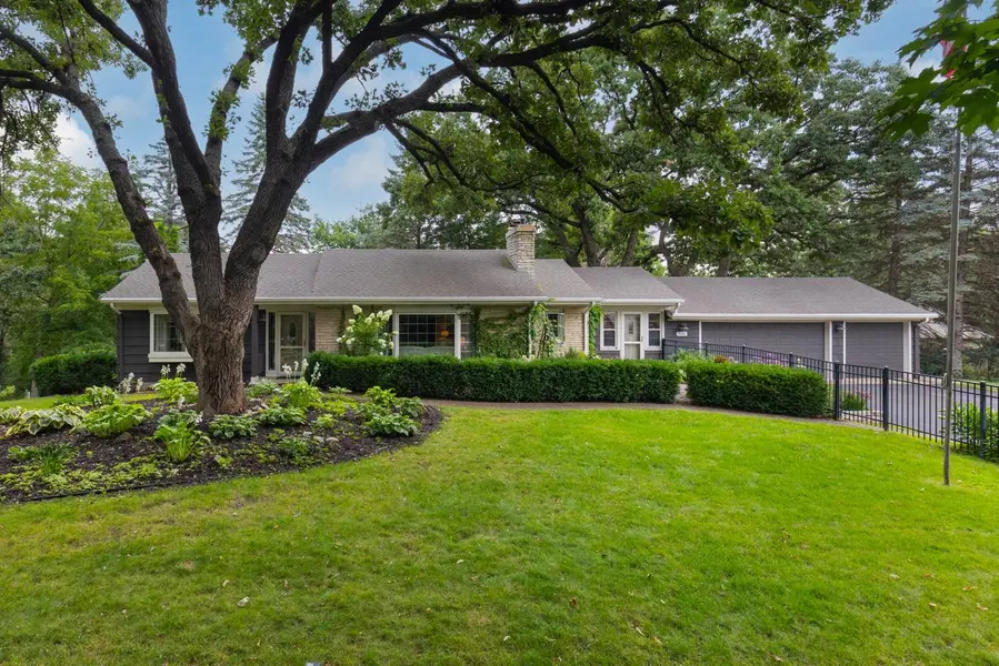 7030 Donlea LN, Eden Prairie, MN 55346
