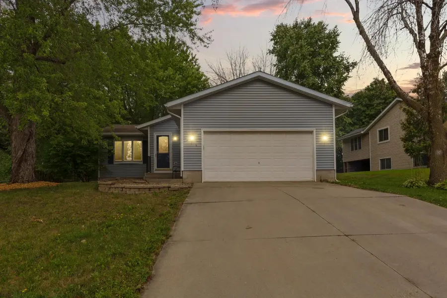 424 Littleford LN, Faribault, MN 55021