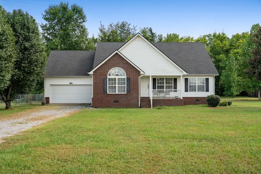 2431 Vanlawn Ln, Christiana, TN 37037