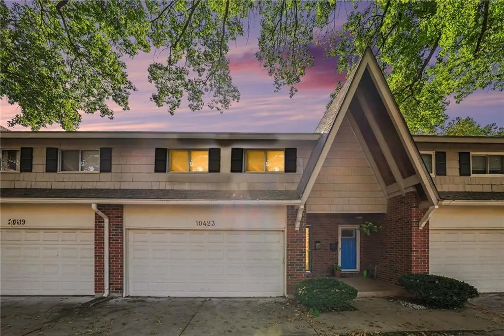 10423 ASH ST, Overland Park, KS 66207