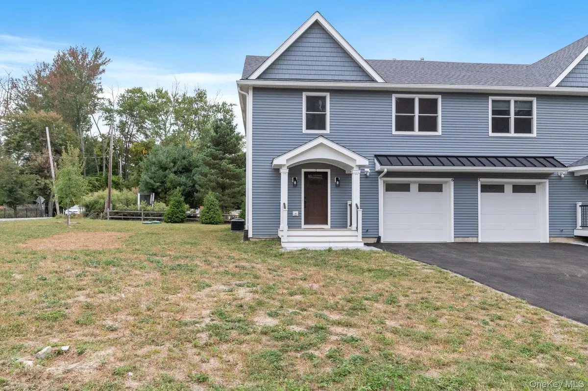 65 Paulding LN ##1, Crompond, NY 10517