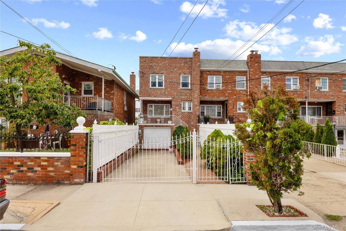 727 Hollywood AVE, Bronx, NY 10465