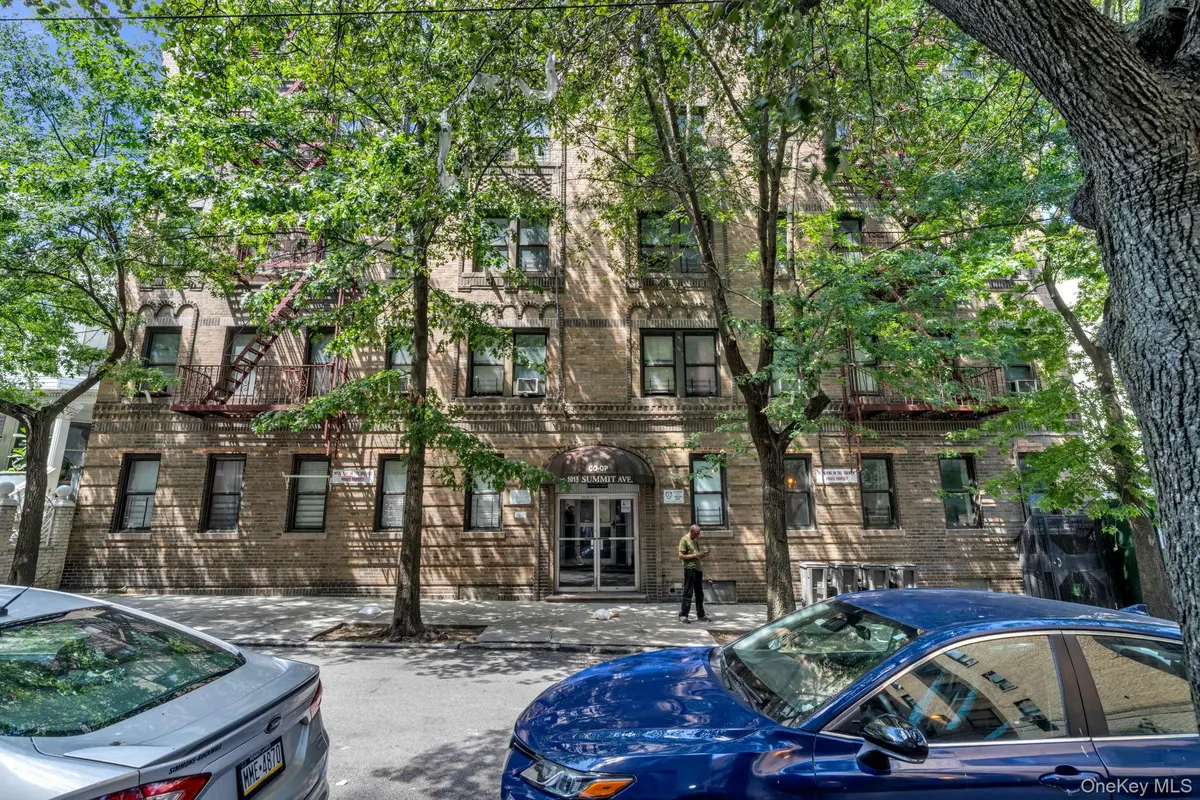 1015 Summit AVE #6A, Bronx, NY 10452