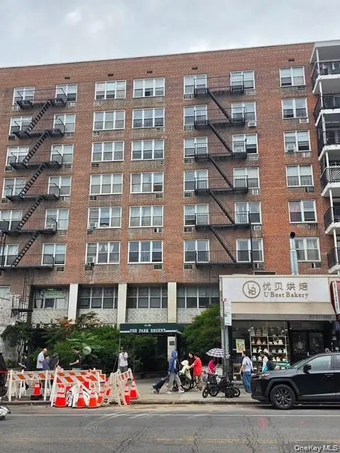 41-25 Kissena Blvd #2J, Flushing, NY 11355