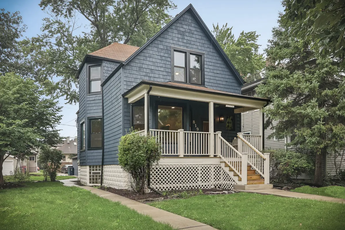819 Mapleton AVE, Oak Park, IL 60302