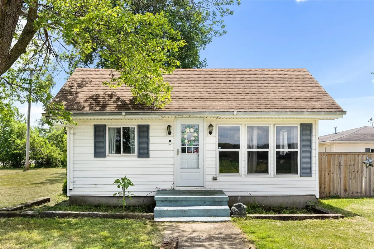 4952 E 3150 North RD, Streator, IL 61364