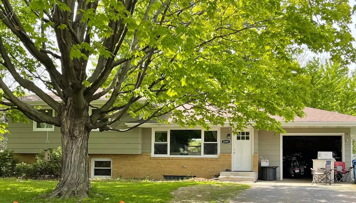 2849 Virginia AVE, Roseville, MN 55113