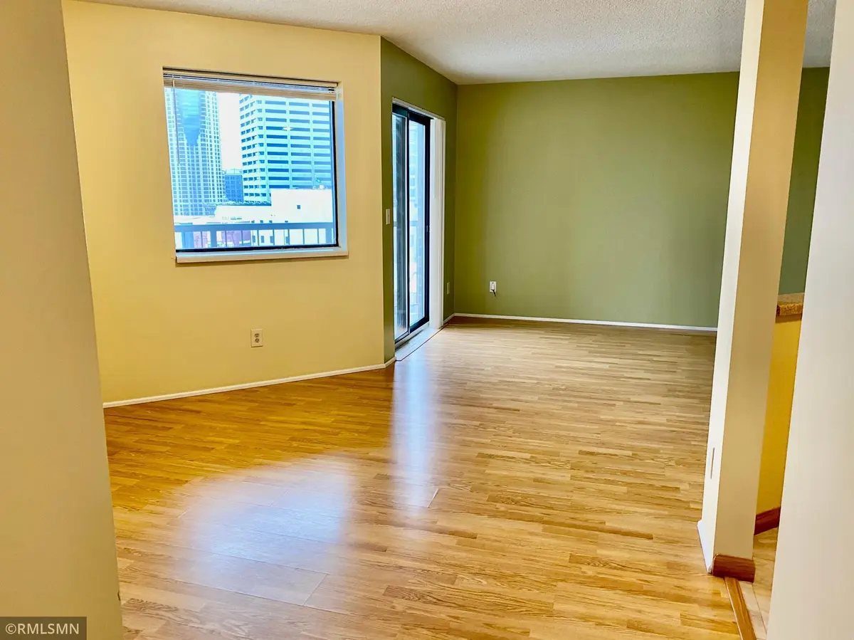 78 10th ST E #1001, Saint Paul, MN 55101