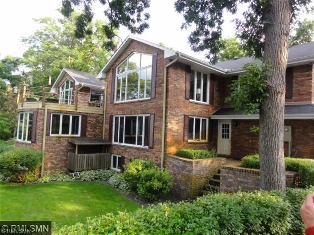 25 S Deep Lake RD, North Oaks, MN 55127