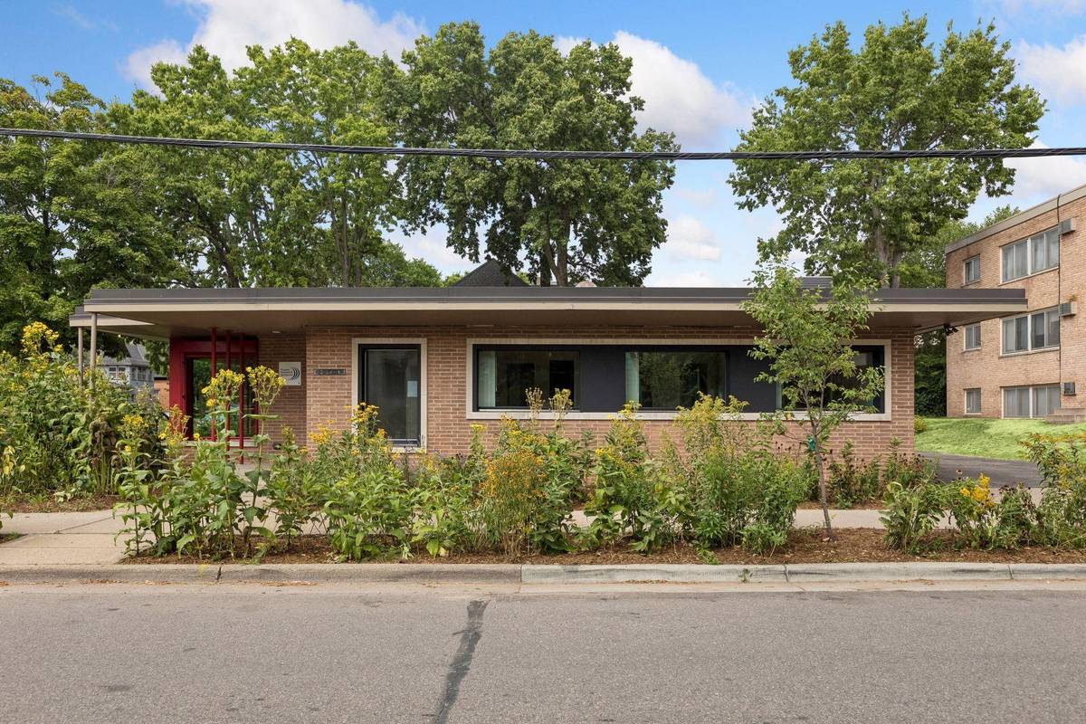 901 23rd AVE NE, Minneapolis, MN 55418