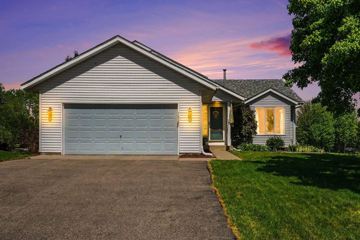 16382 Goodview TRL, Lakeville, MN 55044