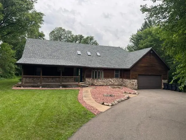 9934 Maple AVE, Bloomington, MN 55431
