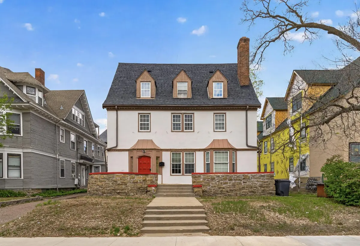 1009 University AVE SE, Minneapolis, MN 55414