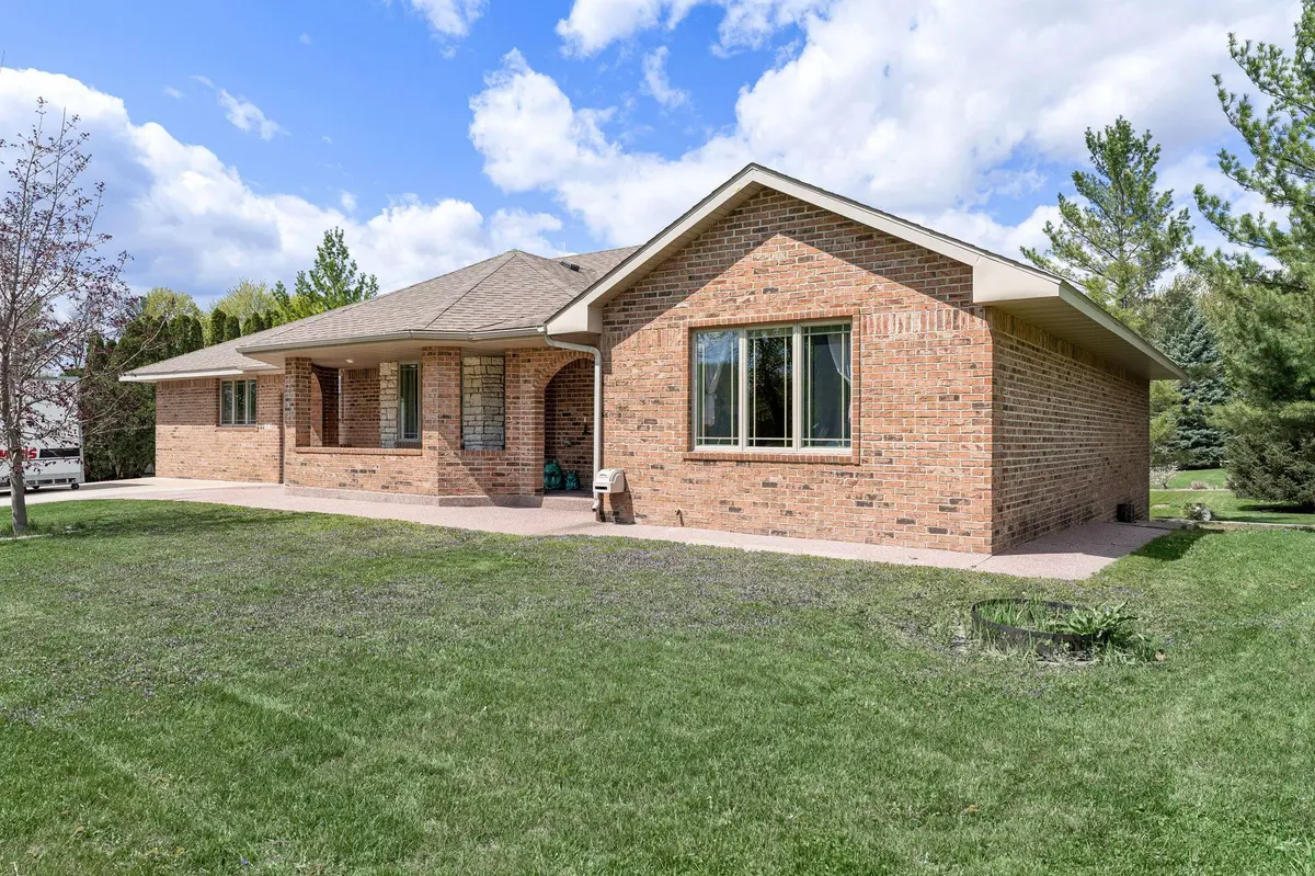 414 W Holly ST, Owatonna, MN 55060