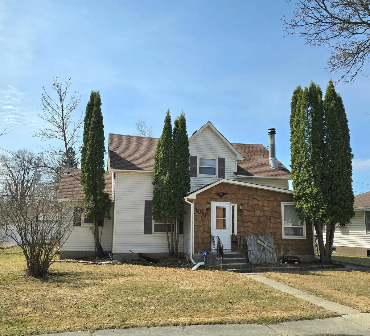 1011 10th ST, International Falls, MN 56649